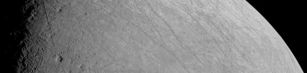 Superficie cubierta de hielo de Europa vista por la nave espacial Juno de la NASA