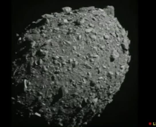 Asteroide Dimorphos observado por la sonda DART