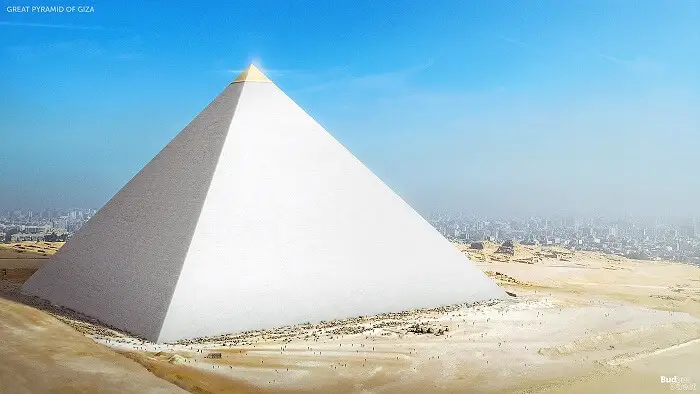Gran pirámide de Guiza cubierta en piedra caliza