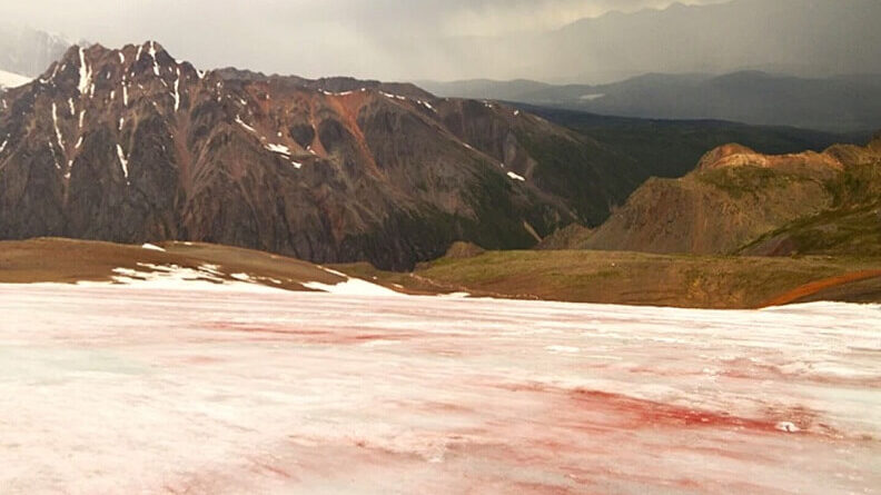 Glaciar rojo Rusia