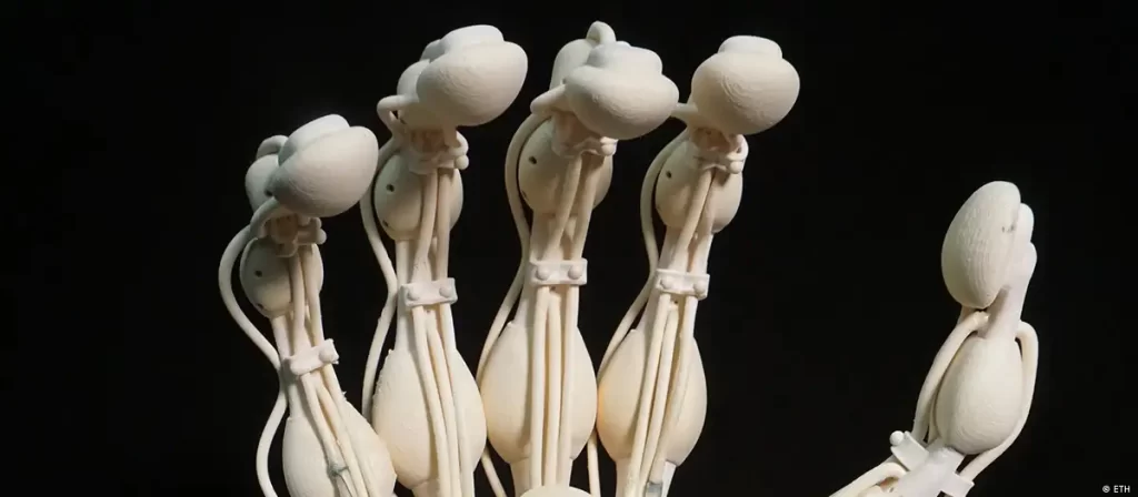 Desarrollan mano robótica impresa con huesos, tendones y ligamentos